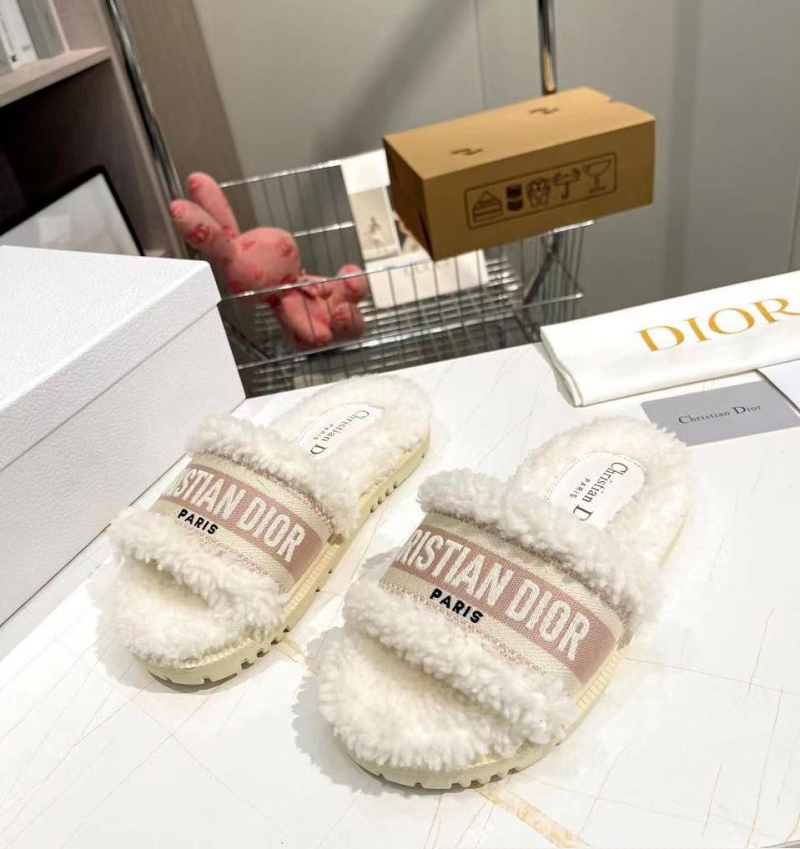 ch**an D*or slippers